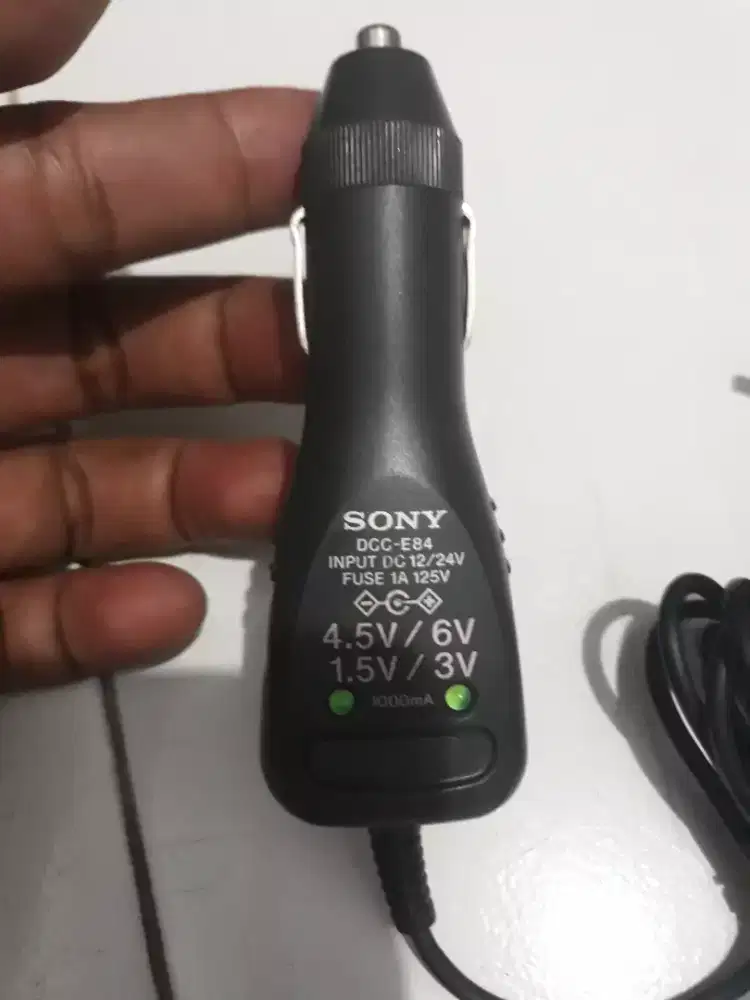 CHARGER MOBIL MERK SONY DCC-E84