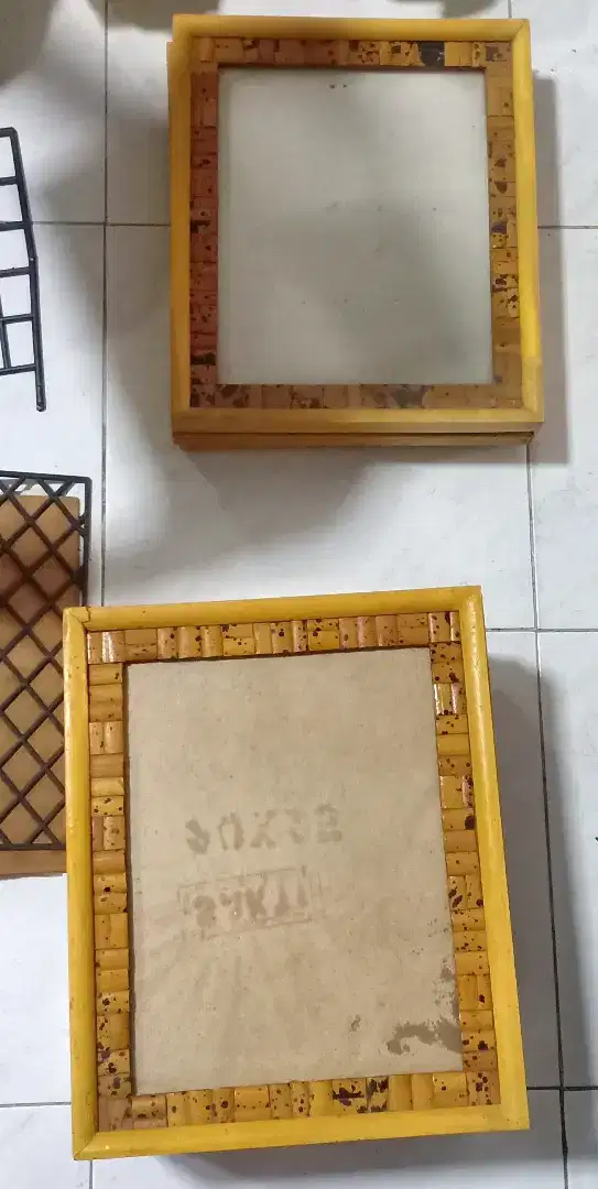 Frame foto kayu kondisi bagus ukuran 20x25cm (11 pcs)