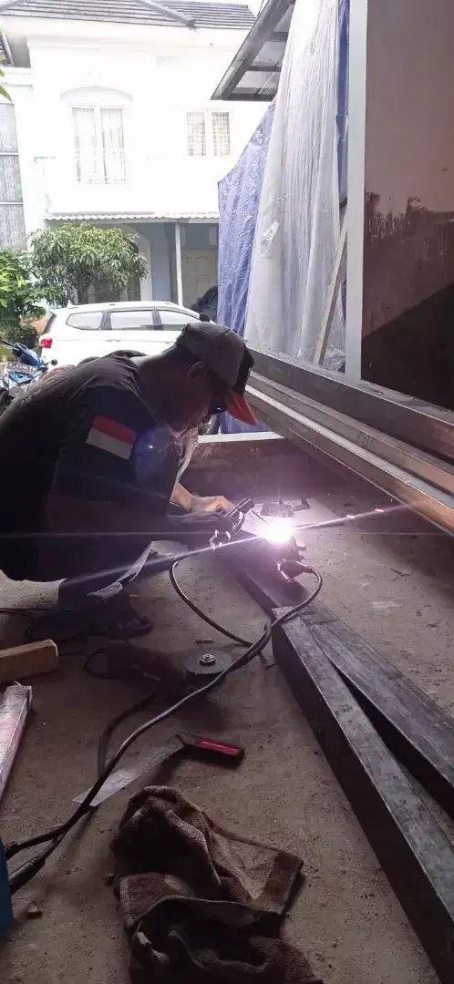 Tukang las panggilan