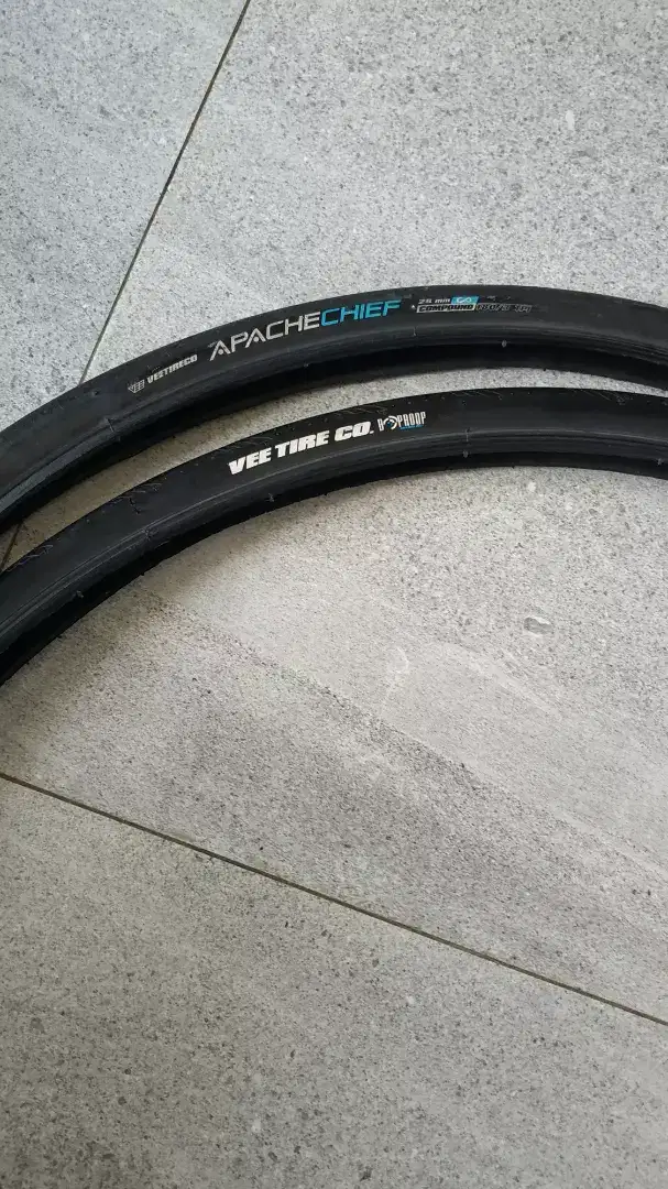 Ban sepeda luar merk Apache 700 X 28C, utk roadbike, harga sepasang,