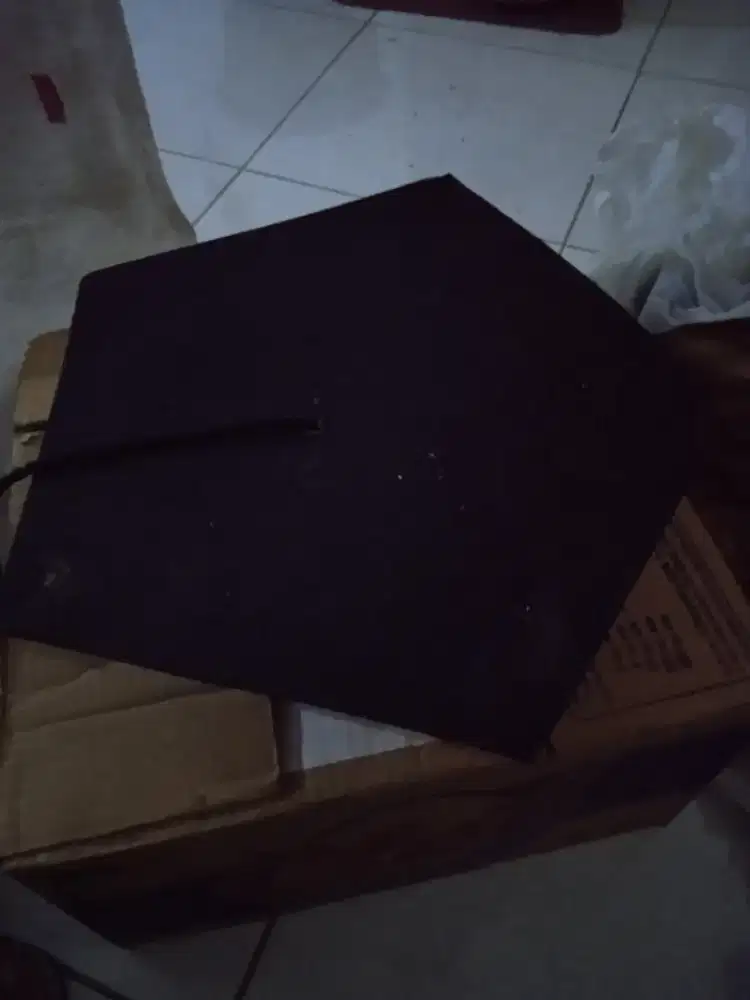 Topi wisuda warna hitam