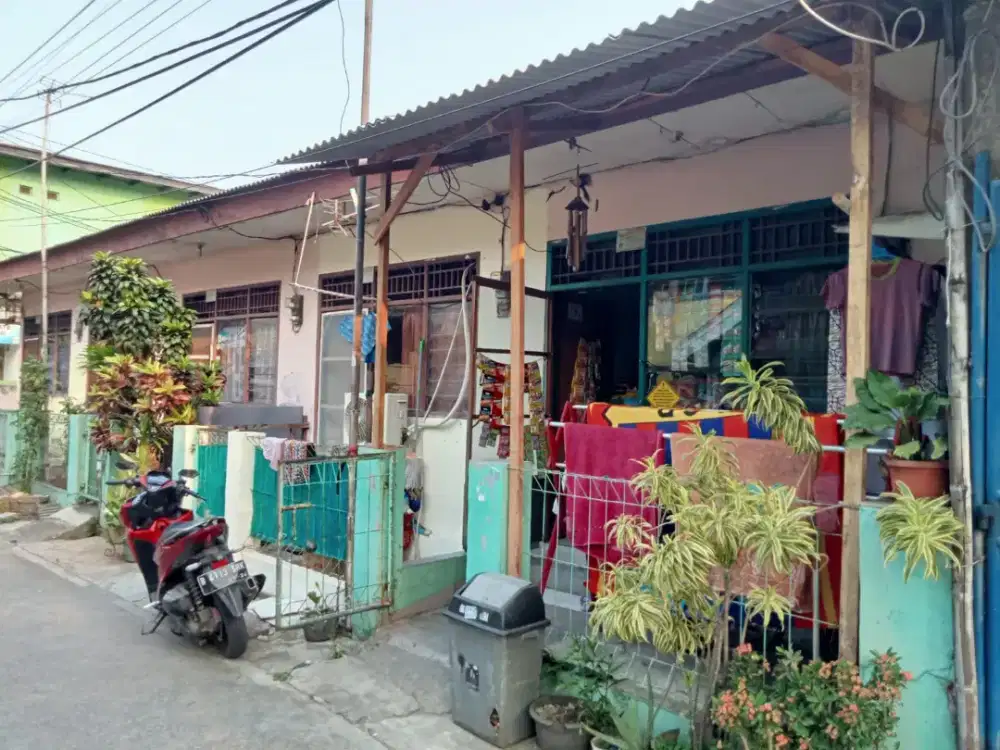 Dijual rumah kontrakan yg strategis 6 pintu