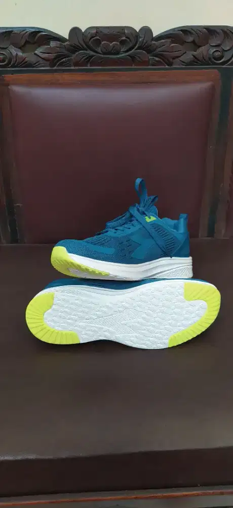 Diadora calvino size 44