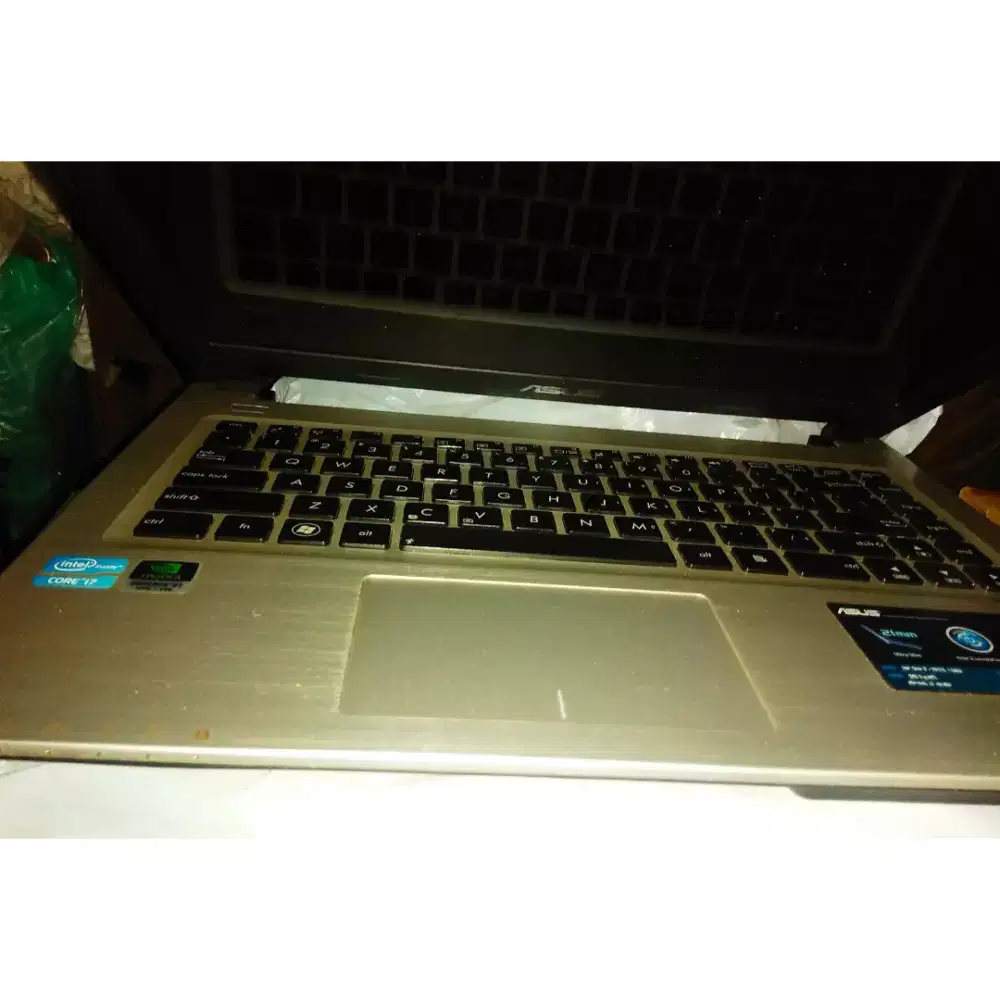 Jual beli cari Di tukari menukari betukar Laptop semua kondisi macbok