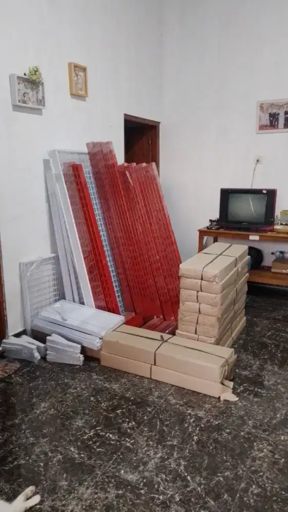 Pengadaan rak minimarket toko