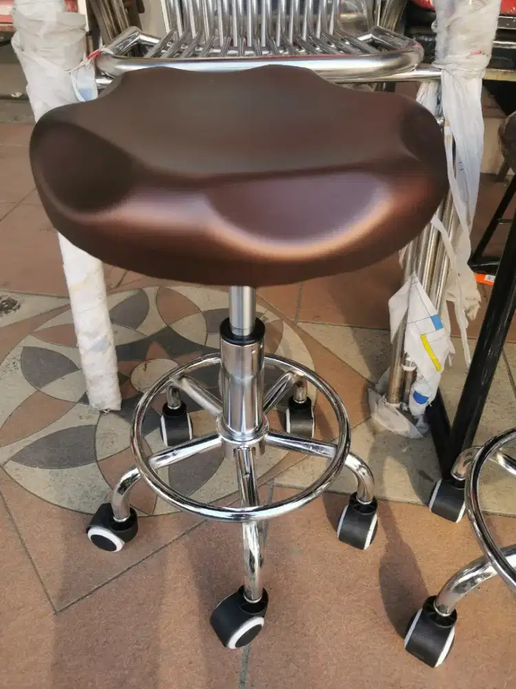 Kursi putar hidrolik