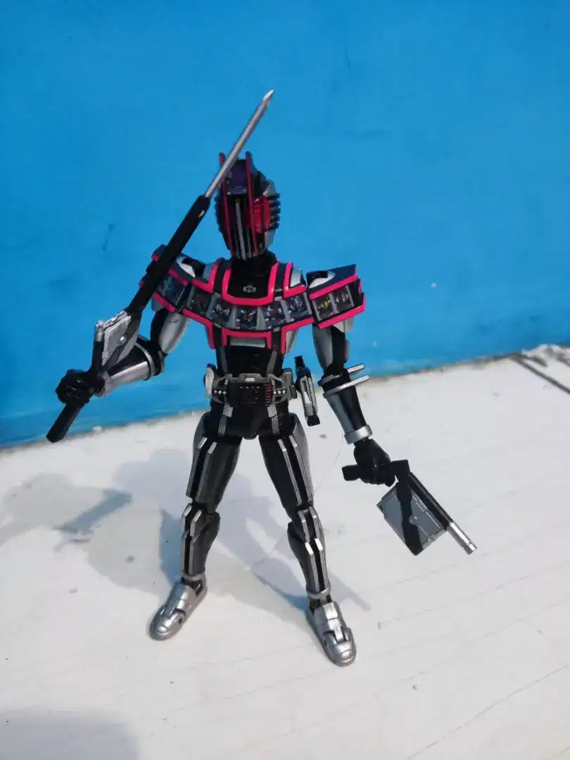 SHF Kamen Rider Devade Complete