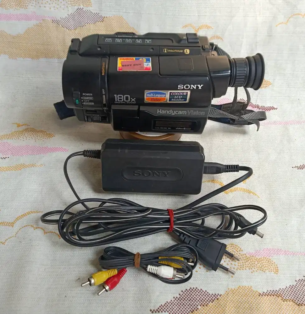 Sony Handycam CCD-TRV16E  Kondisi Sangat BAIK & Barang Simpanan