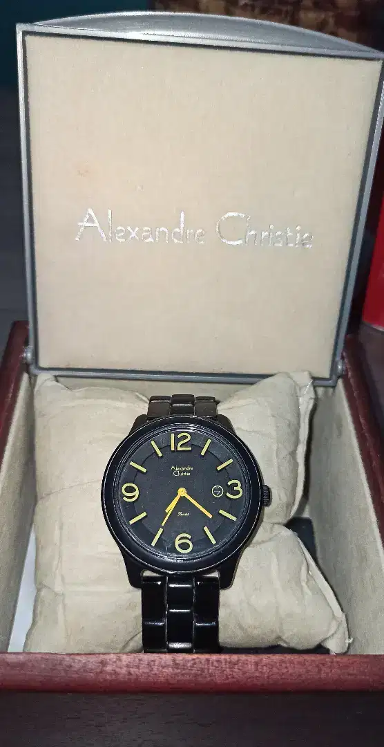 Jam tangan Alexandre Christie bekas