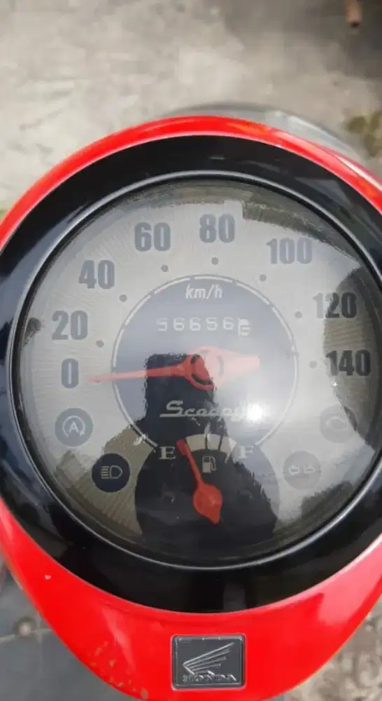 Scoopy warna merah putih tahun 2015