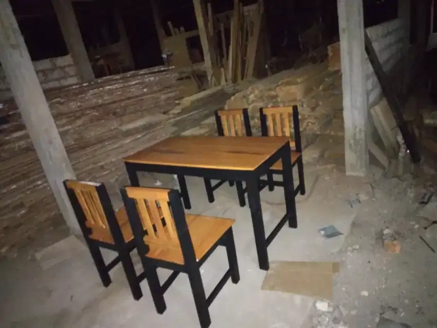 Produksi meja kursi set