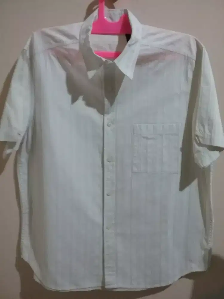 KEMEJA  DKNY SIZE L KONDISI 99%