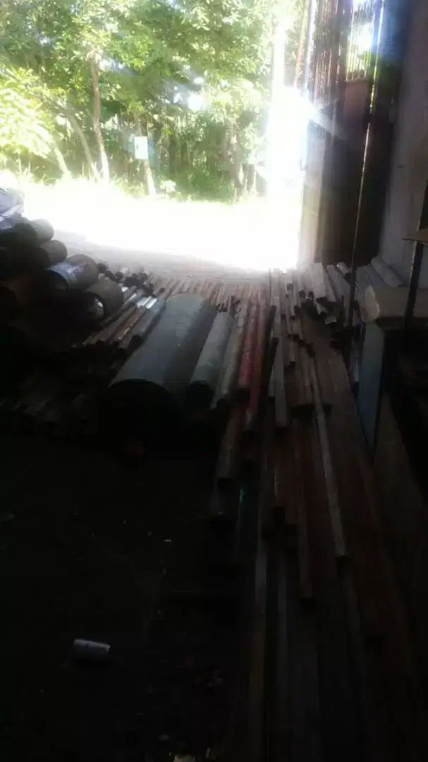 Cari besi tua bekas bongkaran proyek dan pabrik