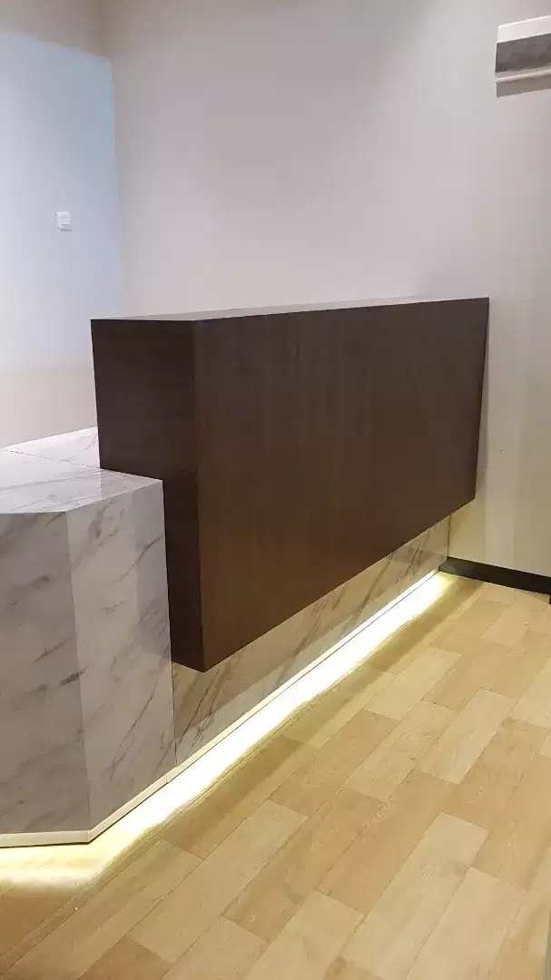 meja kasir/receptionis/pelayanan
