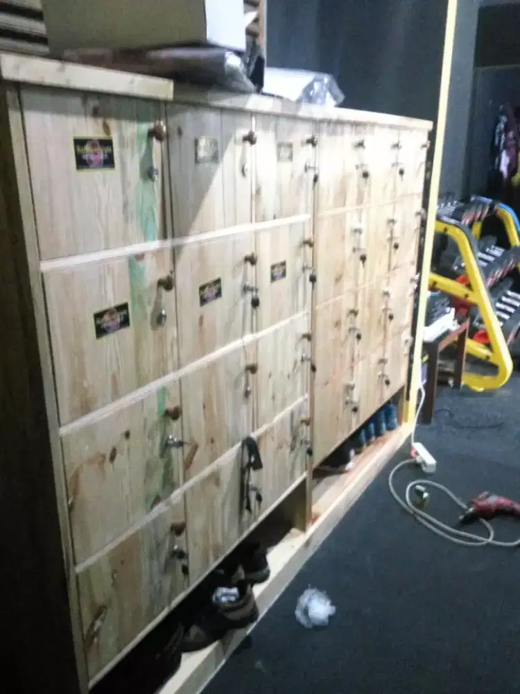 Loker Kayu jati belanda/triplek