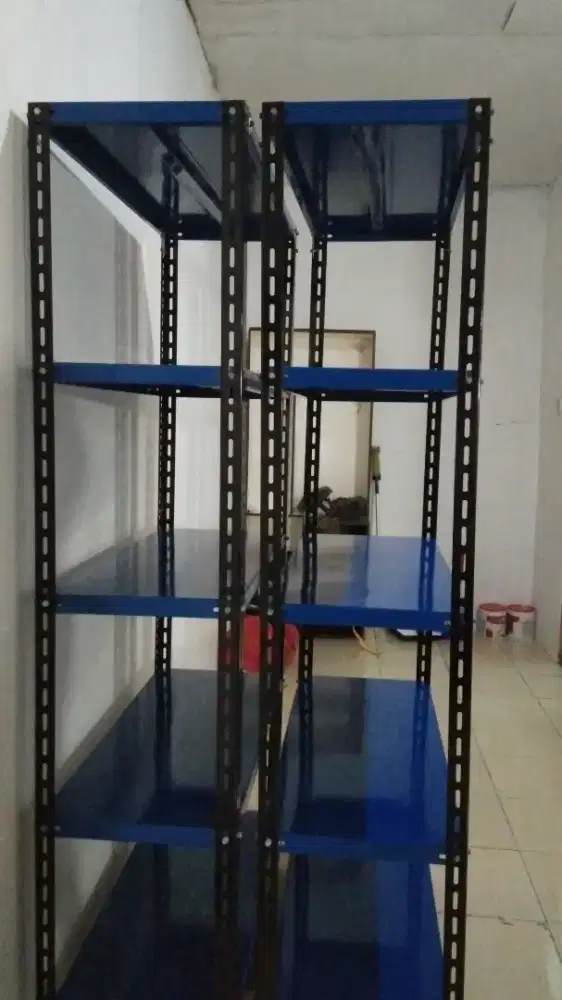 Rak besi siku multiguna