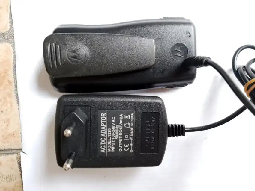 Jual 1unit baterai lithium lengkap charger untuk HT Motorola GP 2000