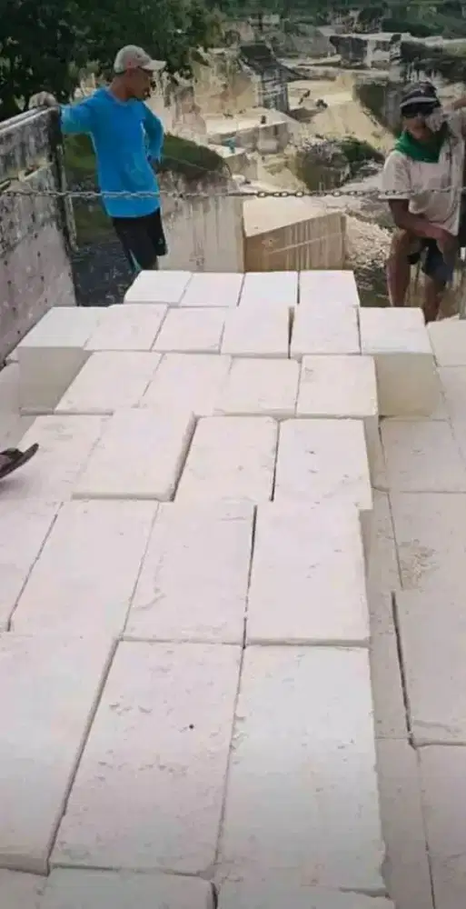 Batu kumbung pondasi