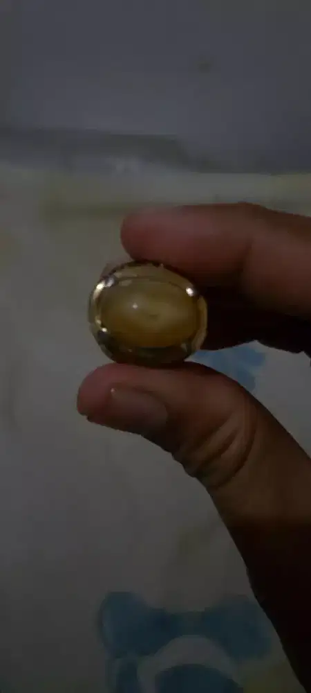 Batu  combong  berlubang  kecil langka