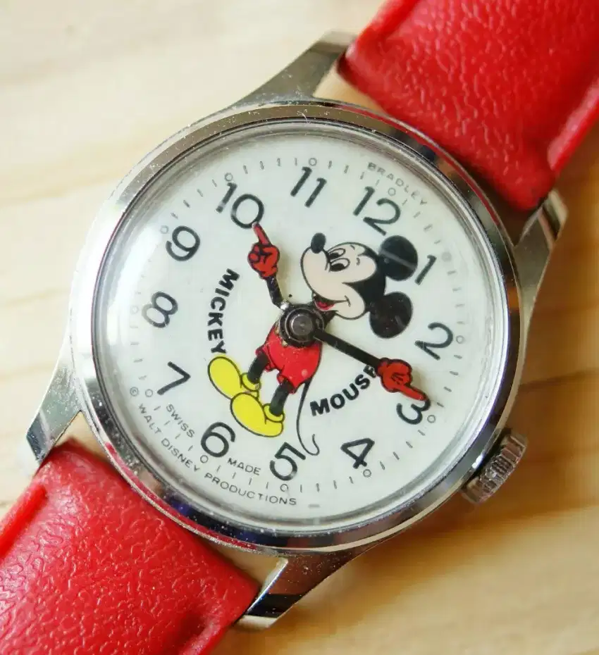 jam tangan vintage ikonik Mickey M.