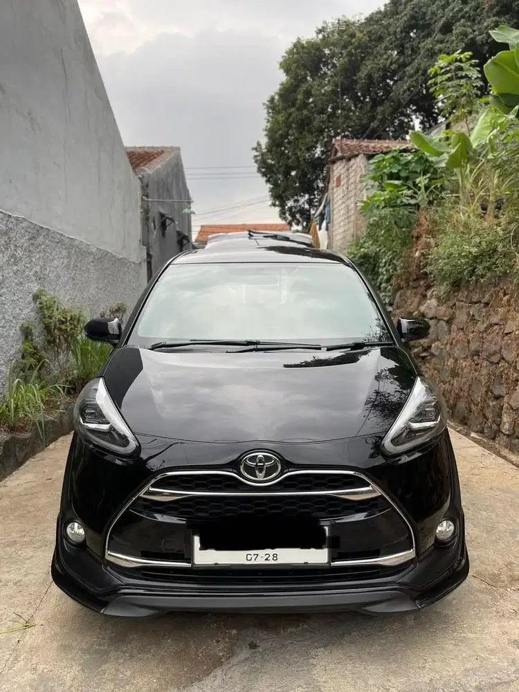 Sienta Q 2017 Low Kilometer