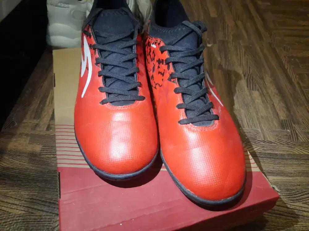 Sepatu Futsal Specs Forza IN - Emperor Red/Black Size 41