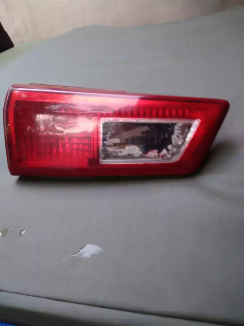Lampu belakang kota dan atret copotan Inova ribon TDK ada yg pecah