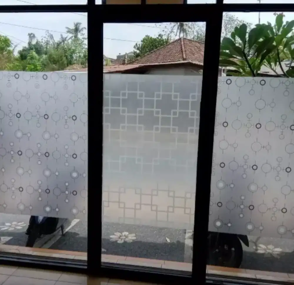 Berikan suasana berbeda dapur anda dengan stiker sanblas dan kaca film