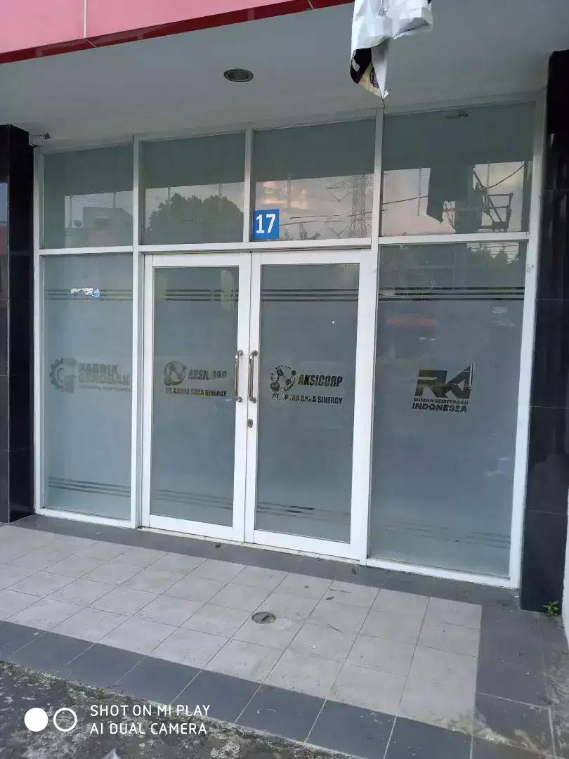 Sticker cutting logo perusahaan / nama toko