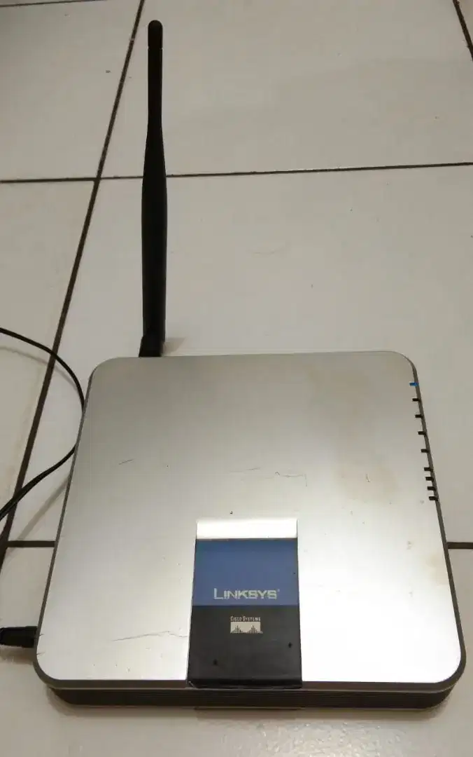 Linksys Cisco G broadband router WRP 200 , support VoIP .