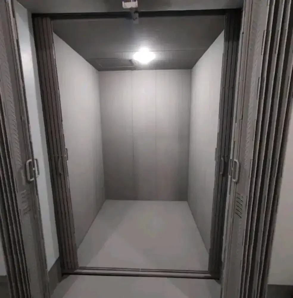 Lift barang/cargo elevator 750kg