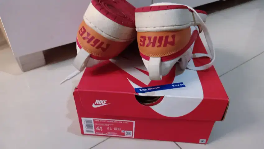 Dijual sepatu Nike court borough low