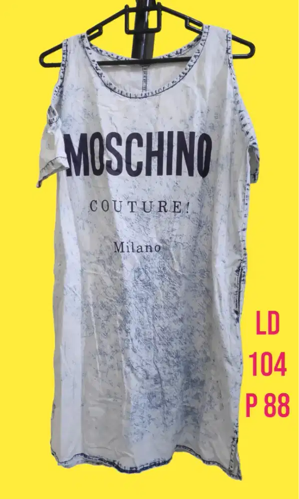 Dress putih kombinasi biru, nyaman, moschino.