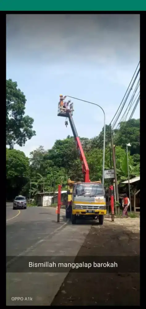 Alat alat berat Mobil Crane dan Hiap Crane