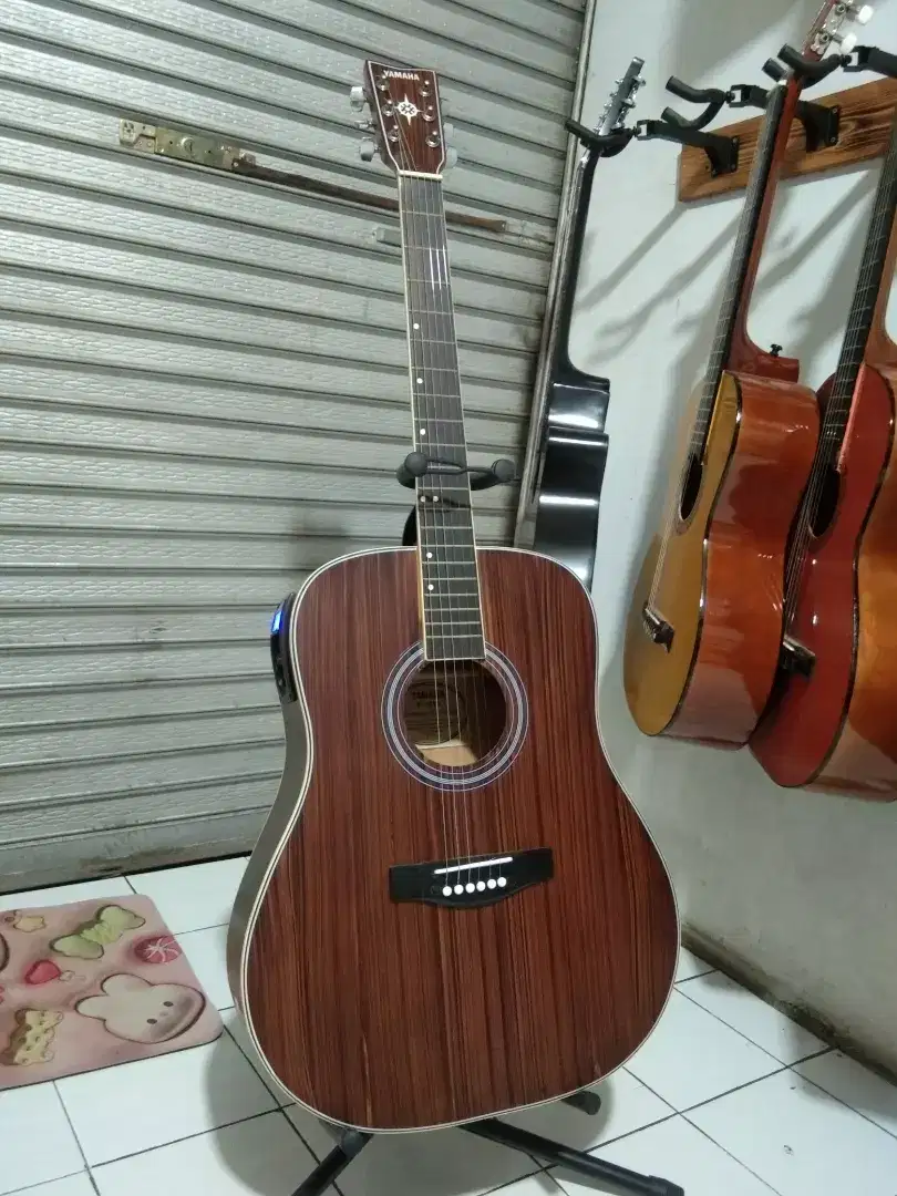 Gitar Jumbo Akustik Elektrik Tuner Berkualitas Terbaik