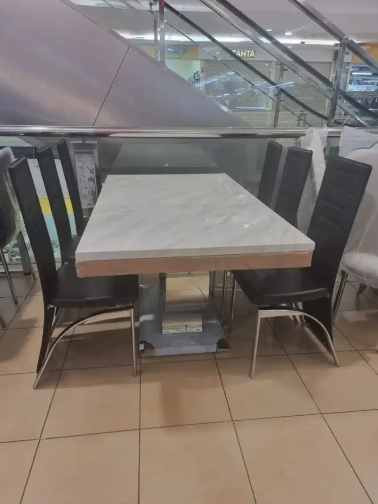 Meja makan marmer 6 kursi bagus