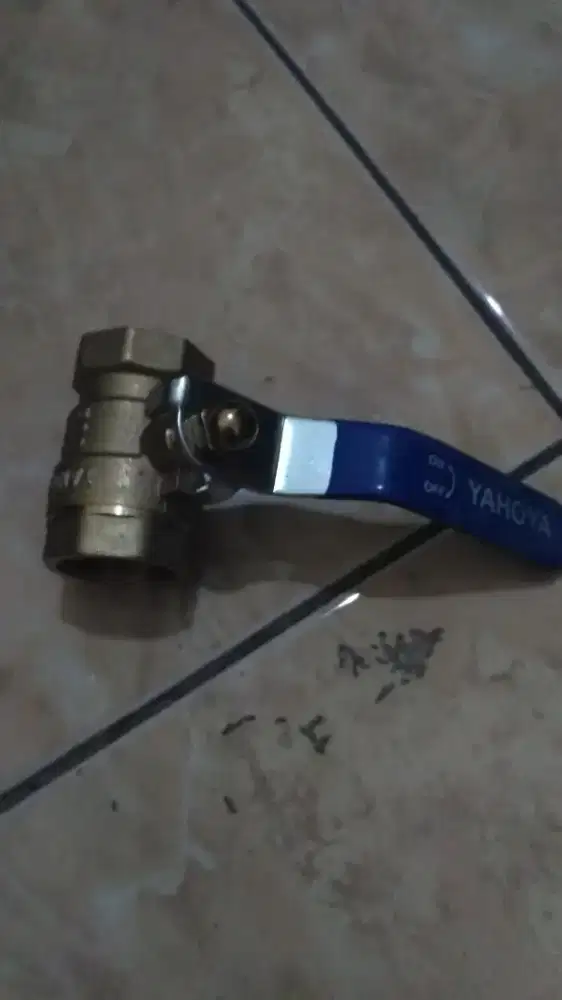 stop kran kuningan yahoya 3/4in 11pcs + 1pcs staninles iwata