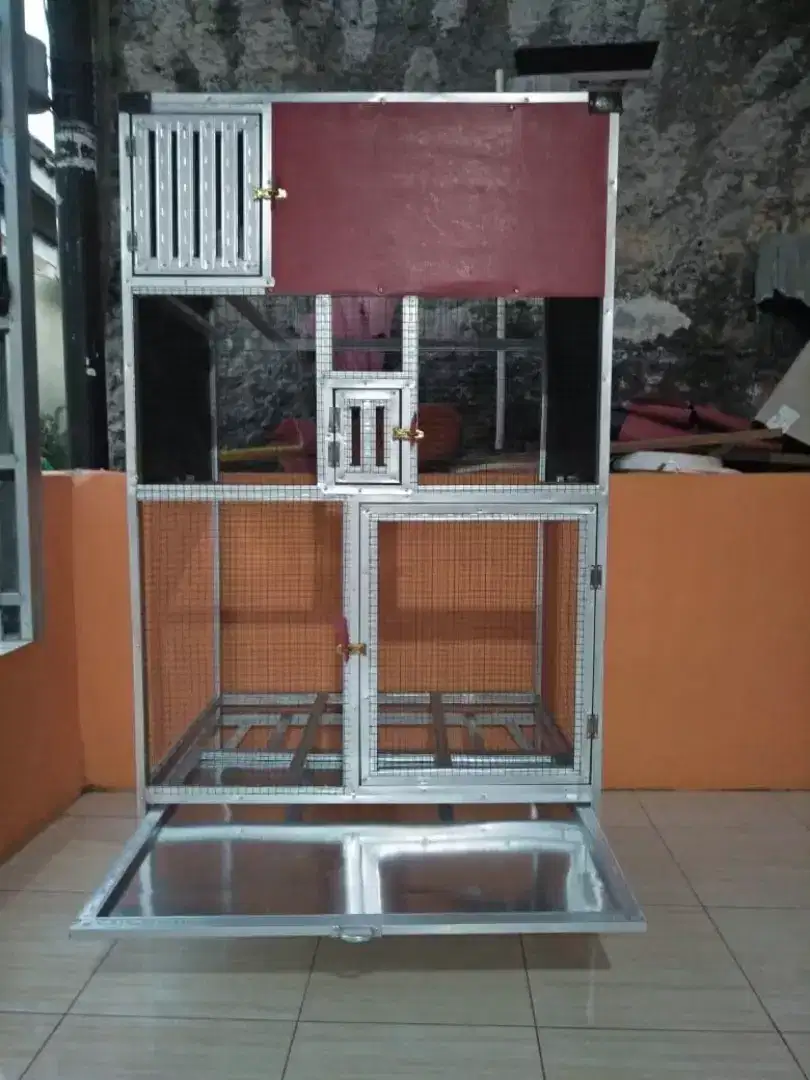 Kandang ternak 1 kotak.