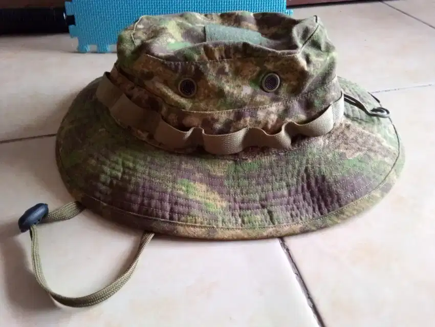 Jungle hat/topi rimba tactical.