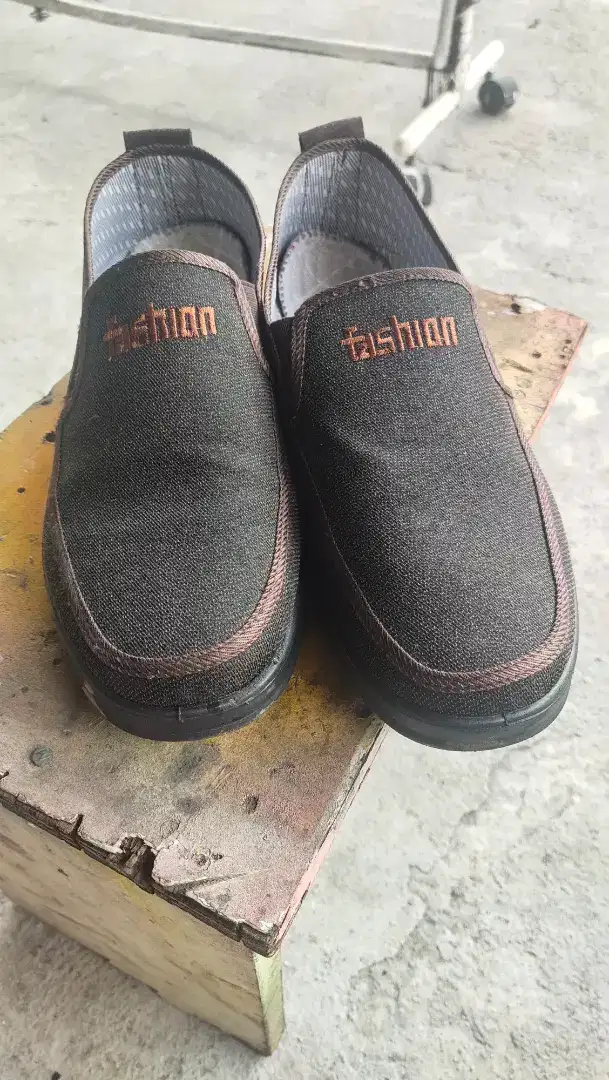 Sepatu formal/informal size 45