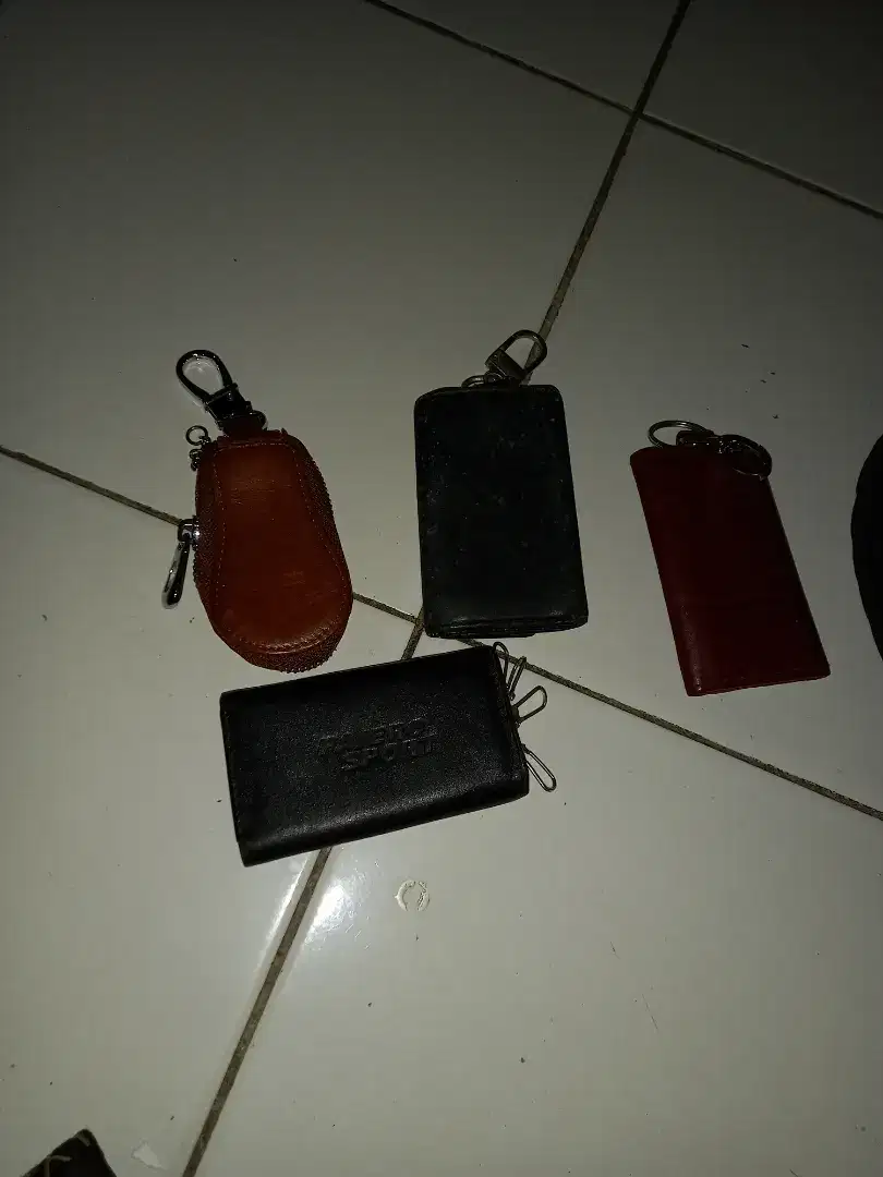 Gantungan untuk simpan SIM STNK kunci
