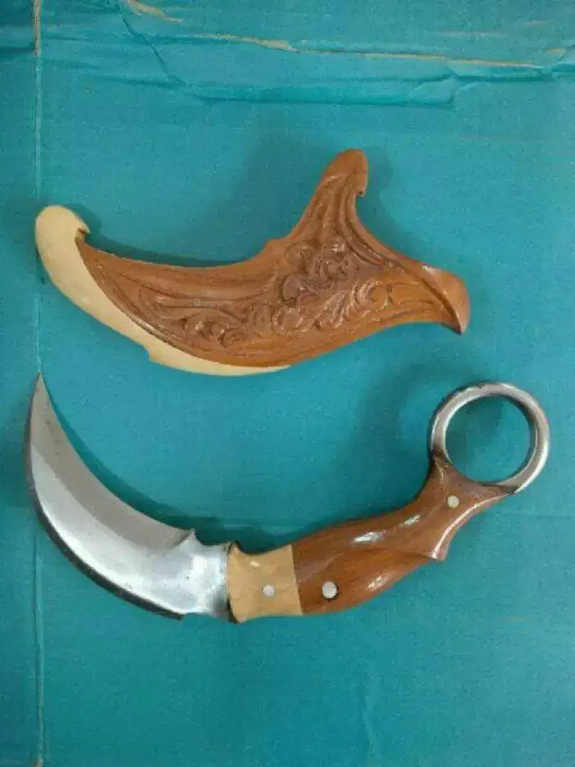 Kerambit batik motif kayu