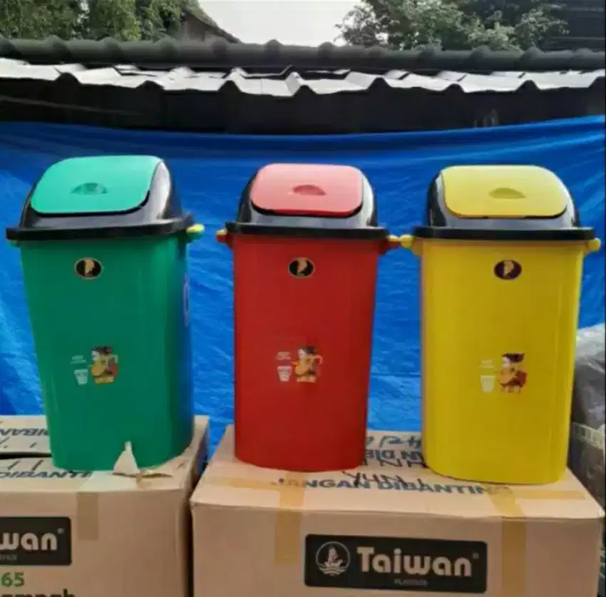 Tempat sampah kotak &amp; Bulat