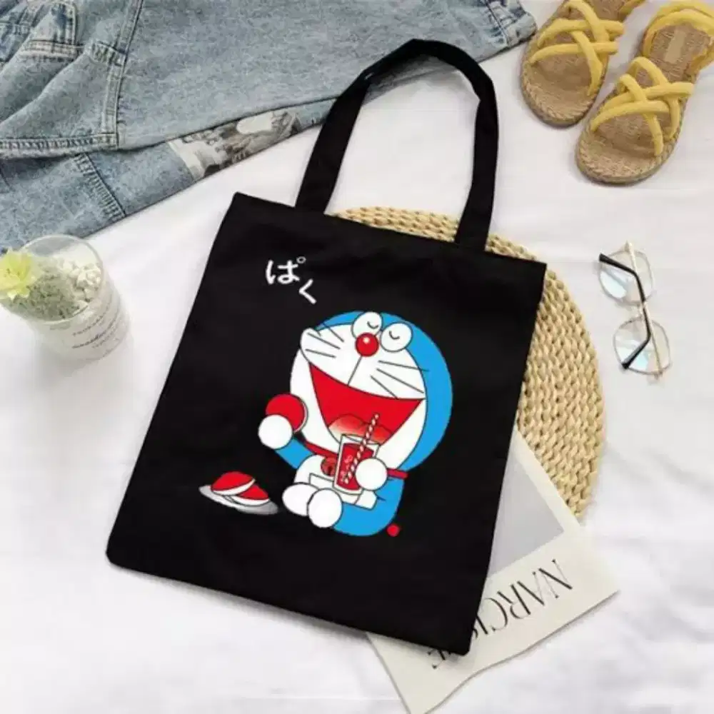 Totebag tas wanita motif karakter doraemon