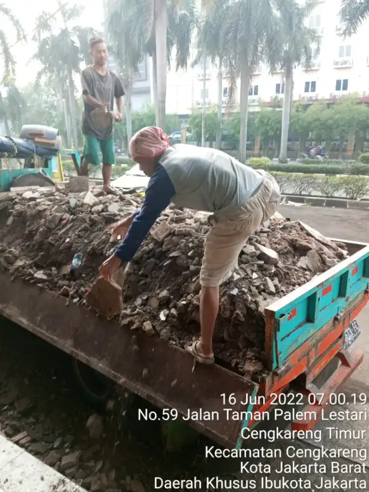 Urug buang puing sampah urugan puing tanah merah campur pengurugan