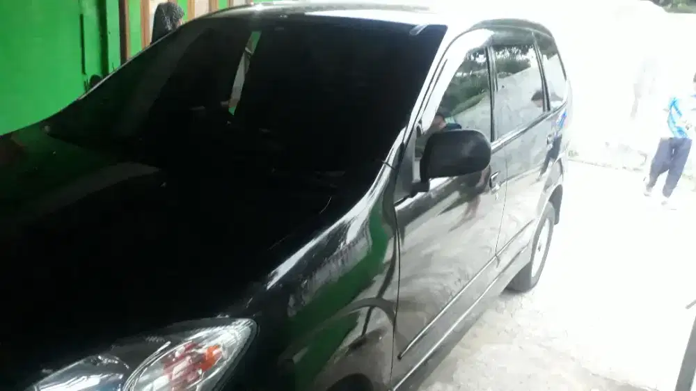 teknisi bongkar pasang kaca film mobil