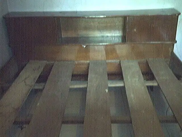 Dijual : Tempat Tidur Dari Kayu Jati Kuno Antik