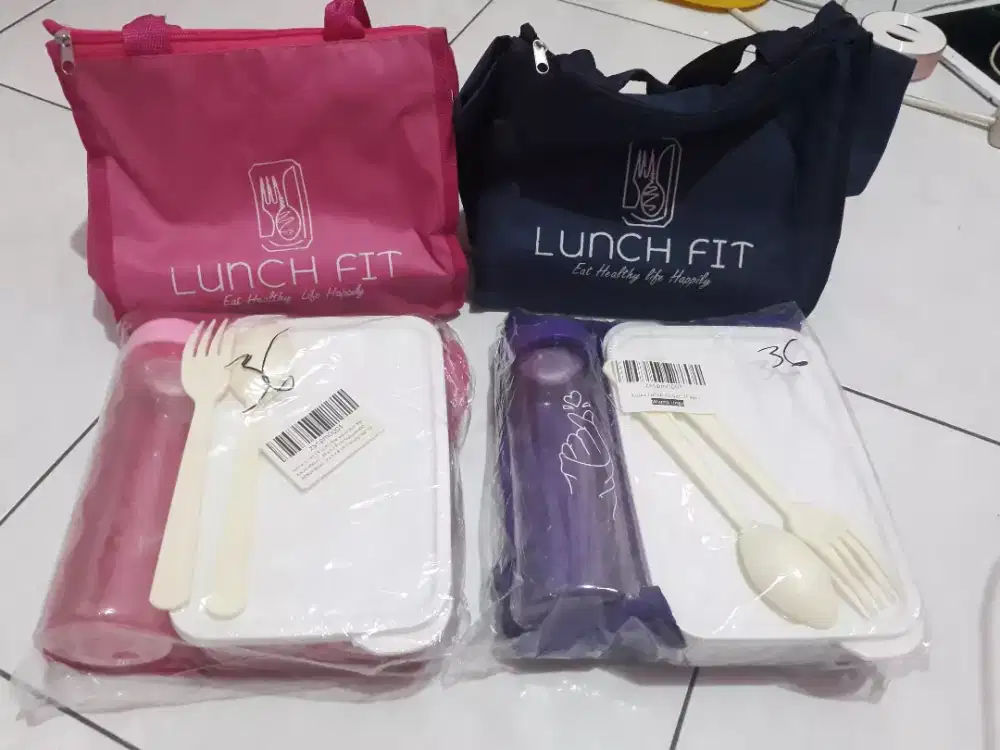 tempat nasi set (botol minom+tempat nasi+tas)