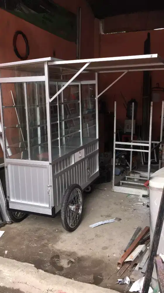 Pintu almunium bebas model