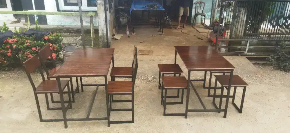 Meja set cafe 1 meja 4 kursi